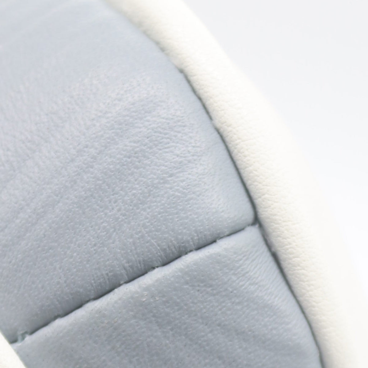 Close up of sea blue wave leather emboss on David Alexander hybrid headcover.